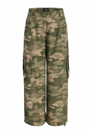 Cargo bukser med vide ben i grøn og beige camouflage mønster, forreste knap, lynlås, sidelommer og bæltestropper.