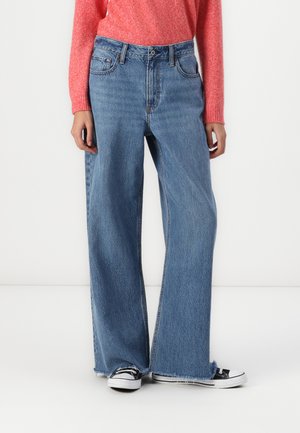 Curve Love High Rise Wide Leg Jean - Wide Leg - med cuff