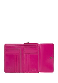 Roze leren portemonnee met meerdere kaartsleuven, een drukknoopsluiting en een gladde textuur. Open ontwerp met binnencompartimenten voor organisatie.