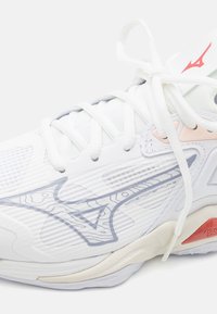 Mizuno WAVE MOMENTUM 3 - Tinklinio batai - white/aleutian/cloud pink