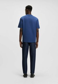 HUGO DAPOLINO - Basic T-shirt - blue seven