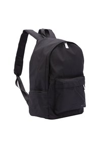 Zaino nero realizzato in tessuto resistente, con una forma arrotondata, tasca frontale con cerniera e spallacci regolabili. Design semplice senza fantasie.