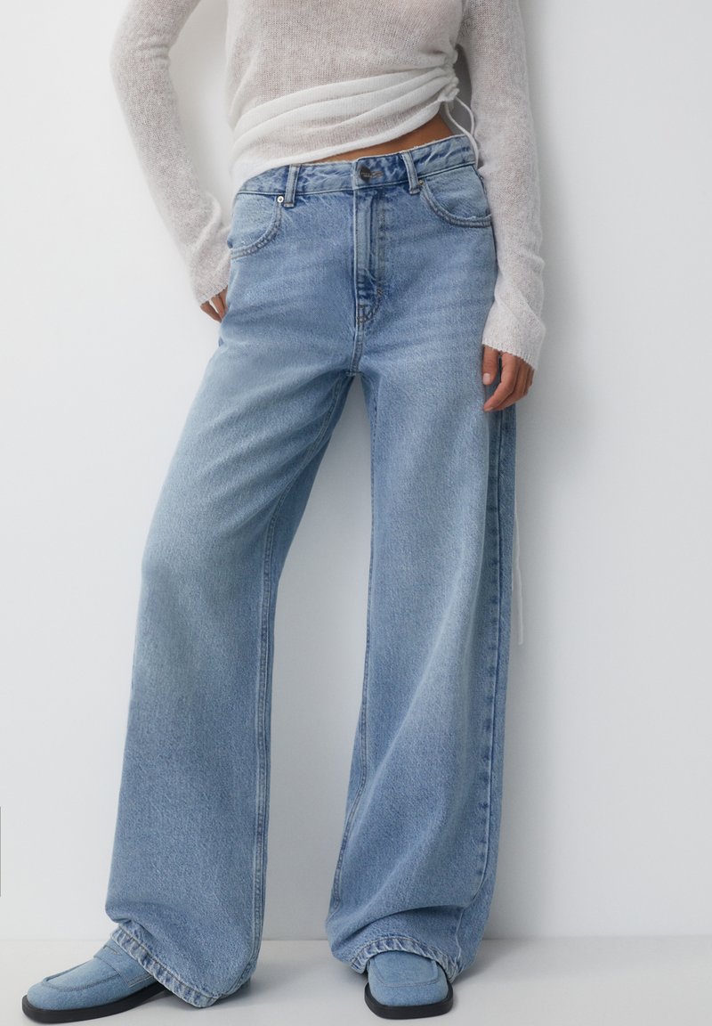 PULL&BEAR HIGH WAIST Jean flare blue denim/denim bleu ZALANDO.BE