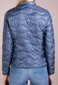 Blauer Piumino - blue