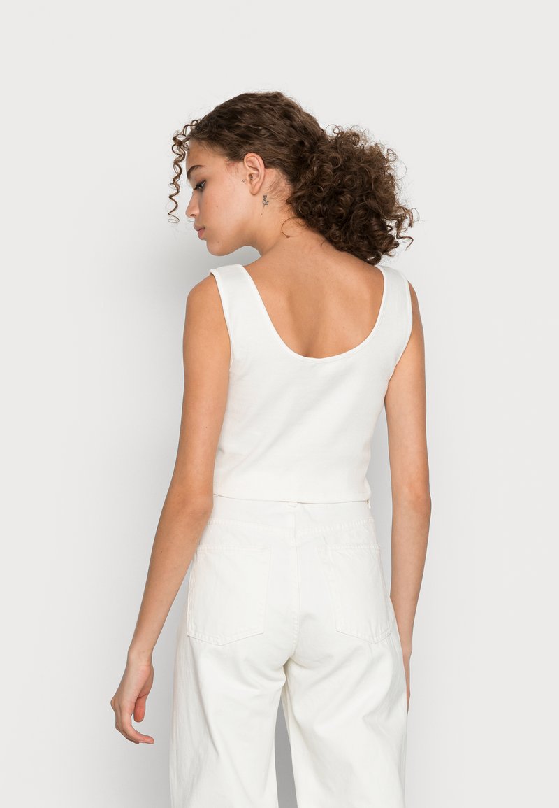 Damen T-Shirts | Vero Moda VMAMALIEFALKA CROP 2 PACK Top snow white/laurel wreath/weiß - WB38154 Damen T-Shirts | Vero Moda VMAMALIEFALKA CROP 2 PACK Top snow white/laurel wreath/weiß - WB38154