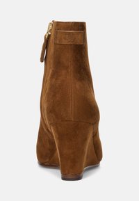 Lauren Ralph Lauren Klassiset nilkkurit - brown