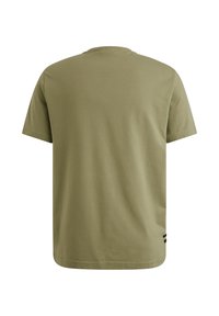 Camiseta de algodón verde oliva con cuello redondo clásico, mangas cortas y dobladillo recto. Diseño minimalista sin logotipos visibles.