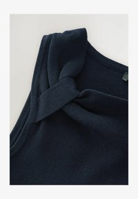 Vybráno, navy blue