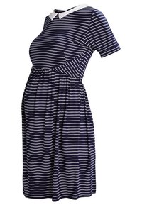 Marinblå och vitrandig gravidklänning med korta ärmar, en vit krage och insvängd midja, med en utställd, texturerad kjol.