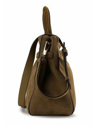 Borsa a tracolla in camoscio marrone con finitura liscia, dotata di una tracolla in pelle e ferrature argentate. Forma affusolata con una maniglia superiore prominente.