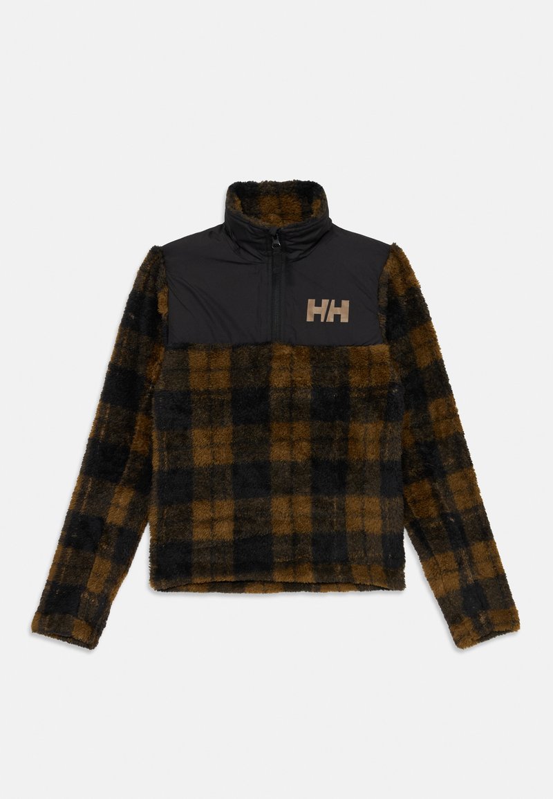 Flauschiger, braun und schwarz karierter Pullover mit hohem Kragen, Frontreißverschluss und einer schwarzen Nylon-geschulter, die ein Logo in Beige aufweist. Die Textur ist weich.