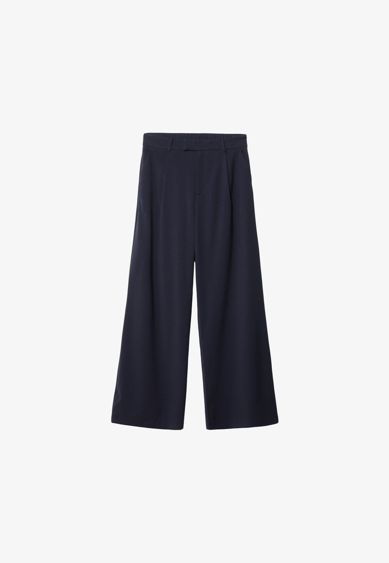 Mornarsko široke hlače iz gladkega materiala, z jasno opredeljenim pasom, gubami in strukturirano obliko, ki padajo pod gleženj.