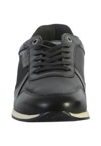 Sneaker nera con finitura in pelle liscia, punta rotonda, lacci testurizzati e occhielli in argento. Accenti di cucitura discreti sui lati.