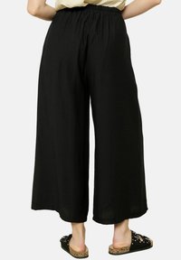 LolaLiza WIDE-LEG FLOWY - Auduma bikses - black