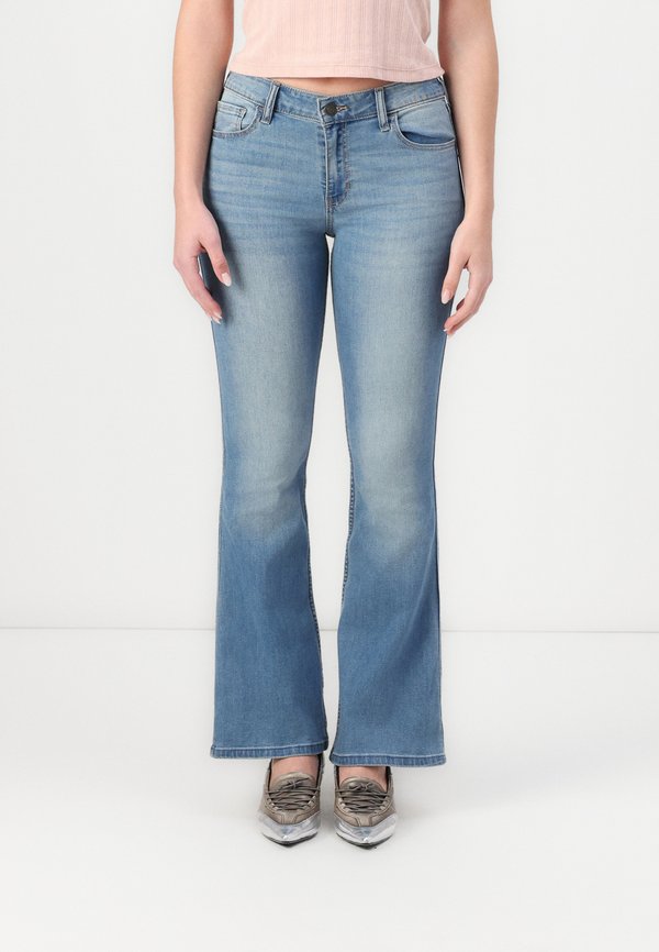 Mid-Rise Medium Wash Boot Jeans - Bootcut jeans - med clean