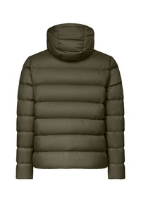Chaqueta verde acolchada con un cuello alto y mangas extendidas. Presenta secciones acolchadas horizontales y una superficie suave y ligeramente brillante.