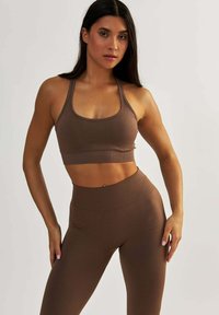 QUEEN SEAMLESS - Sportovní podprsenky se střední oporou - brown