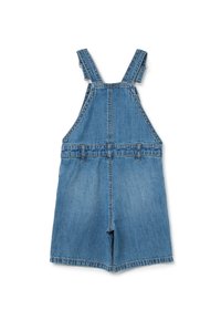 Jeanslatzhosen mit verstellbaren Trägern, blauer Farbe, knielange Shorts, Fronttasche und genähten Details entlang der Nähte.