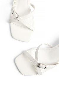 NA-KD Šľapky na opätku - offwhite
