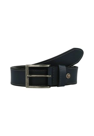Marineblauwe leren riem met een zilverkleurige metalen gesp, gestikte accenten en een gladde textuur. Ontworpen voor een verstelbare pasvorm.