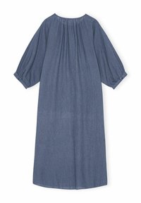 Abito in denim blu con scollatura rotonda, dettagli arricciati sul retro e maniche lunghe a sbuffo con chiusura a bottone sui polsini.