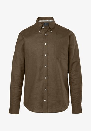 Camicia marrone di lino con bottoni, colletto a punta, maniche lunghe, taschino sul petto e bottoni bianchi sulla parte anteriore.