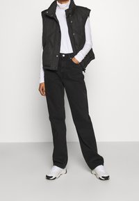 Weekday Vaqueros rectos - black denim