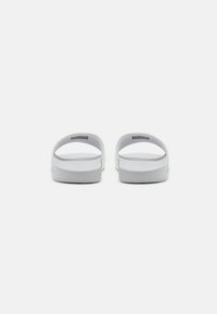 Calvin Klein Jeans SLIDE MONOGRAM  - Papuci - bright white/oyster mushroom