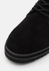 Pier One Botki sznurowane