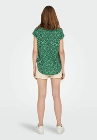 ONLY ONLVIC NOOS  - Blusa - green jacket