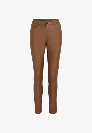 Pantalons marron ajustés en matériau lisse ; dotés d'une fermeture à bouton, de poches avant et d'un design classique à cinq poches.