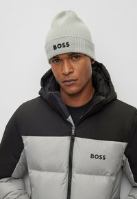 BOSS Beanie - open grey three