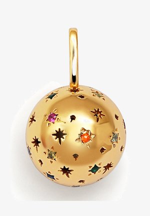 Pendentif sphérique en or avec des motifs d'étoiles découpées et des pierres précieuses multicolores, incluant des accents roses, orange et verts.