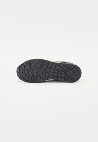 Thumbnail Image 5