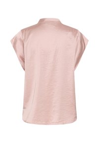 Blouse en satin rose clair à manches courtes avec un petit col, vue de dos, présentant une texture lisse et légèrement brillante.