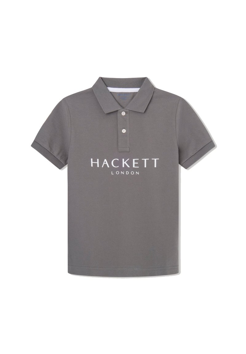 Šedé polo tričko s trojitou gombíkovou légou, krátkymi rukávmi a bielym logom "HACKETT LONDON" na prednej strane. Hladká textúra.