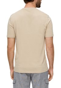 s.Oliver MIT GROSSEM LABEL - T-shirt print - beige