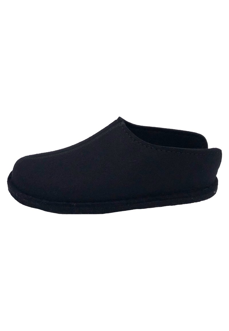 Czarne wsuwane buty wykonane z miękkiego materiału, z okrągłym toe, bez sznurowadeł i płaską podeszwą. Charakteryzują się minimalną ilością szwów i gładką fakturą.