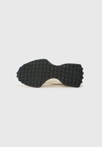 Thumbnail Image 8