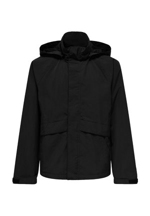Veste noire imperméable avec capuche, fermeture éclair à l'avant, poches à rabat et poignets réglables avec scratch, présentée sur fond blanc.