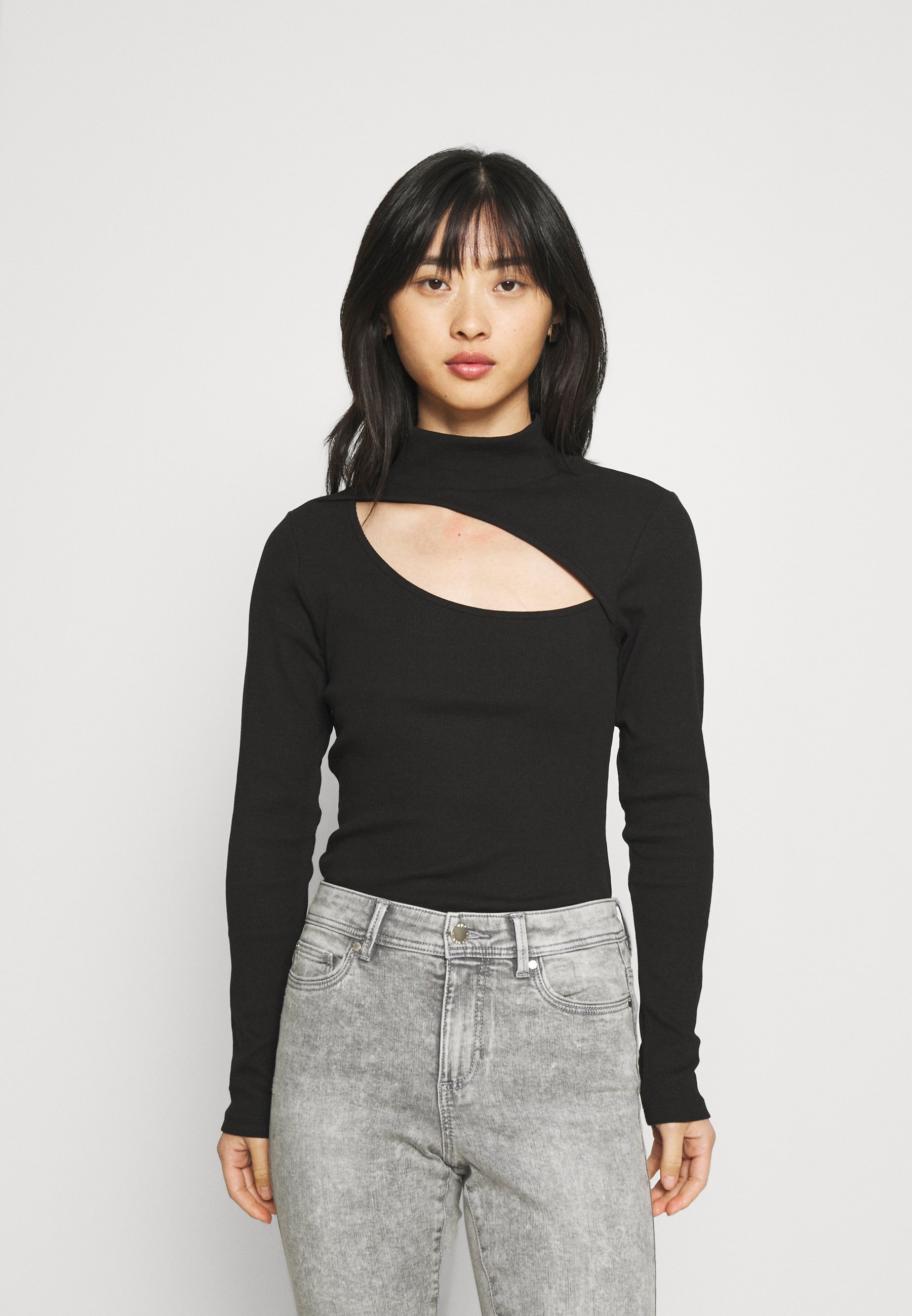 Pieces CUT TOP - Camiseta de manga - black/negro - Zalando.es