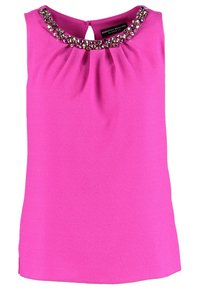 Fuchsia ärmlös topp med rynkat tyg runt halsen, med en pärlprydnad och en nyckelhålsöppning bak.