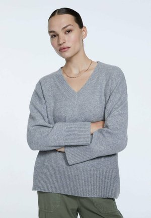 MIT V-AUSSCHNITT - Maglione - grey