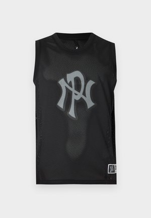 Schwarzes ärmelloses Mesh-Sporttrikot mit großem grauem "NP"-Logo zentral auf der Vorderseite und kleinem rechteckigem Etikett unten rechts.