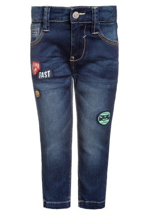 Donkerblauwe denim jeans met een slim fit, voorzien van gestikte accenten, patches met "Racing Team", "FAST" en een autografiek.