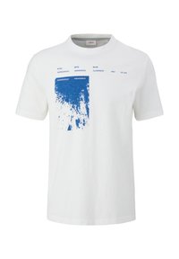 Biała bawełniana koszulka z niebieskim abstrakcyjnym nadrukiem i tekstem na przodzie. Okrągły dekolt i krótkie rękawy. Idealna na codzienne noszenie.