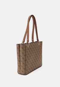 Ruda raštuota audinio rankinė su šviesiai rudos odos rankenomis, su auksiniais detalėmis ir tvirta stačiakampio forma.