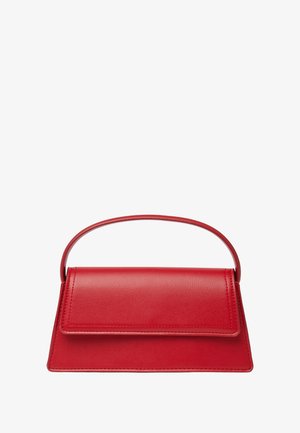 Rote Lederhandtasche mit strukturiertem Design, ausgestattet mit einem oberen Griff, glatter Textur und einer Klappenverschluss. Schlichte und moderne Form.