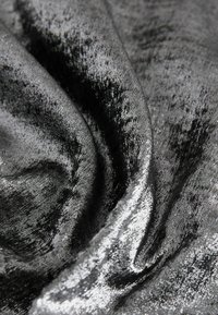 Unselected, silver