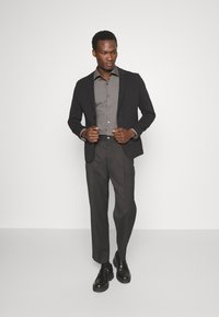 HUGO JENNO - Camisa - open grey